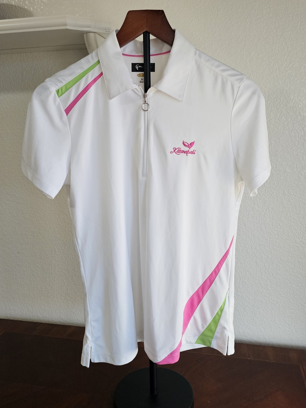Greg Norman Play Dry Women's Medium White Polo Kaanapali Pink & Green Quarterzip